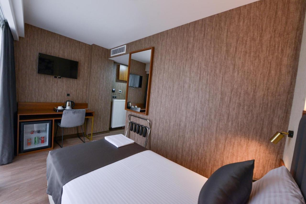 Istport Garden Hotels Arnavutkoy Exterior photo A room at the hotel