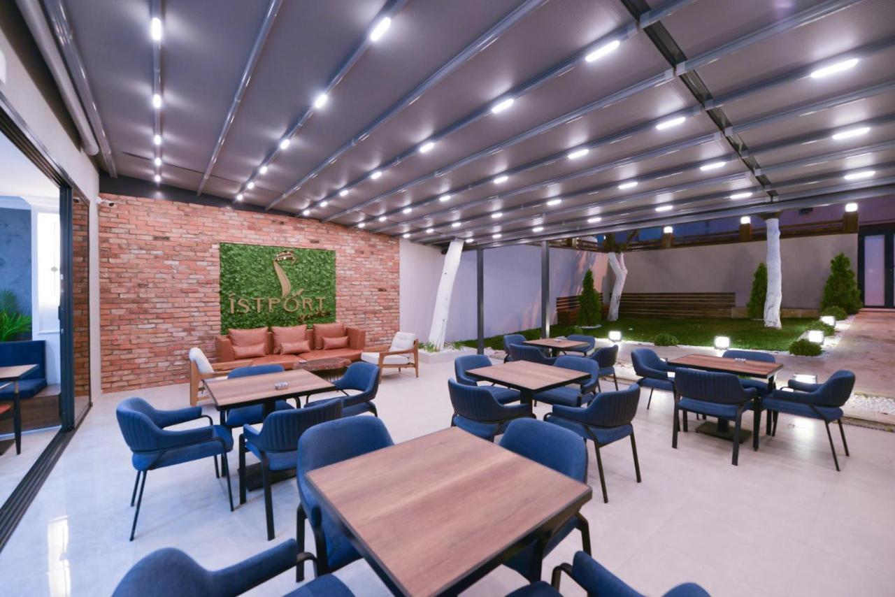 Istport Garden Hotels Arnavutkoy Exterior photo The interior of the restaurant